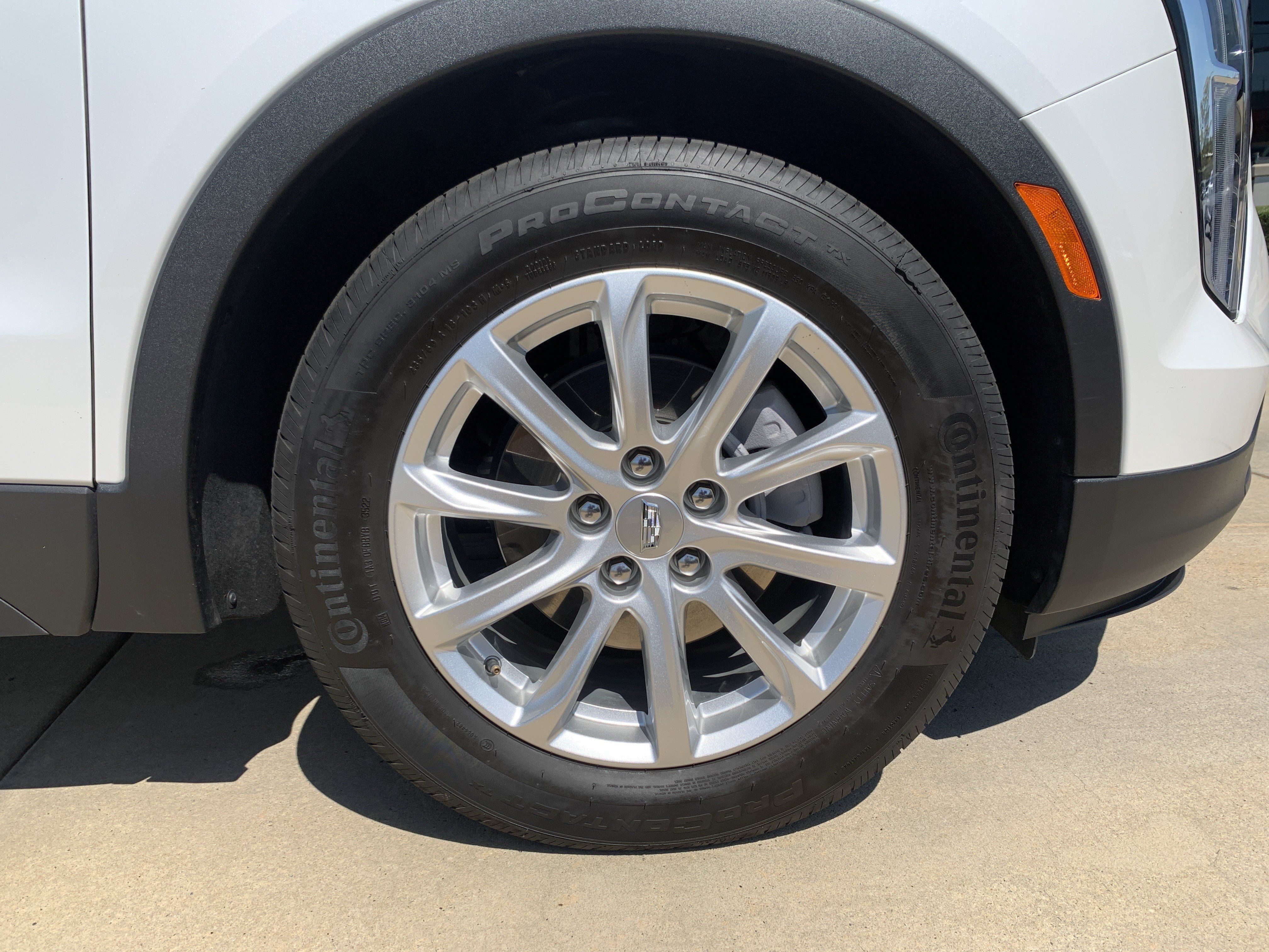 Used 2023 Cadillac XT4 Luxury w/ Cold Weather Package FWD image 13