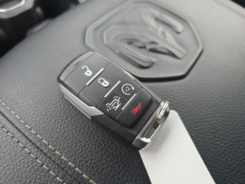 Used 2025 RAM 1500 Laramie image 36