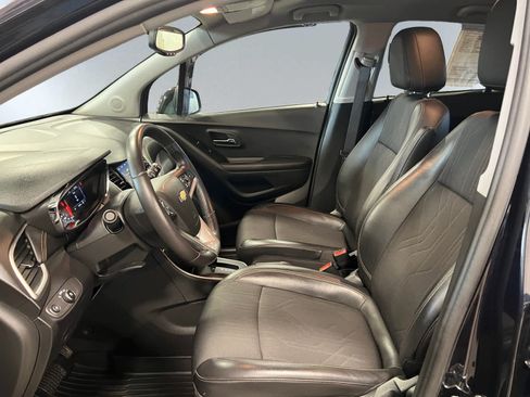 Used 2022 Chevrolet Trax LT w/ Driver Confidence Package AWD/4WD image 11