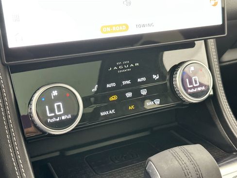 Used 2025 Jaguar F-PACE R-Dynamic S image 18