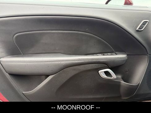 Used 2022 Dodge Challenger SXT w/ Plus Package image 5