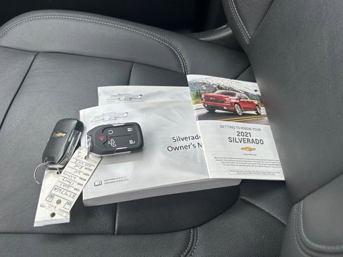 Used 2021 Chevrolet Silverado 1500 LT Trail Boss w/ Convenience Package II image 51