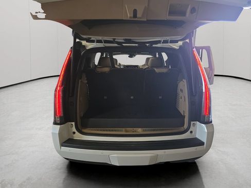 Used 2020 Cadillac Escalade Platinum AWD/4WD image 41