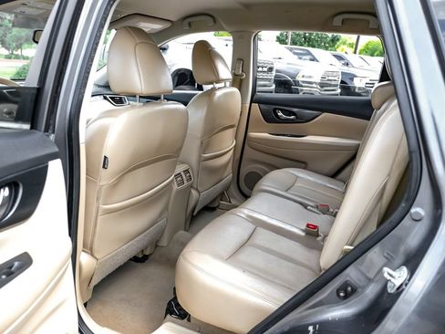 Used 2014 Nissan Rogue SL FWD image 32