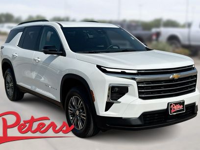 Used 2024 Chevrolet Traverse LT