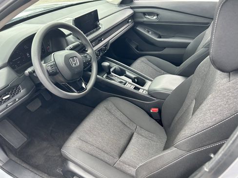 Used 2023 Honda Accord EX image 9