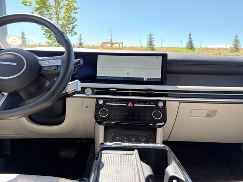 Used 2026 Hyundai Tucson Limited AWD/4WD image 19
