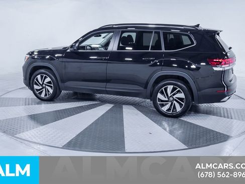 Used 2025 Volkswagen Atlas SE image 5