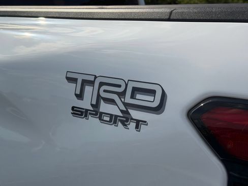Used 2025 Toyota Tacoma TRD Sport AWD/4WD image 31
