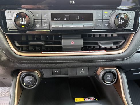 Used 2026 Toyota Grand Highlander AWD Hybrid image 27