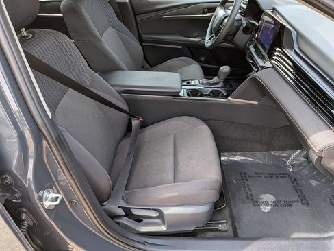 Used 2025 Toyota Camry LE FWD image 30