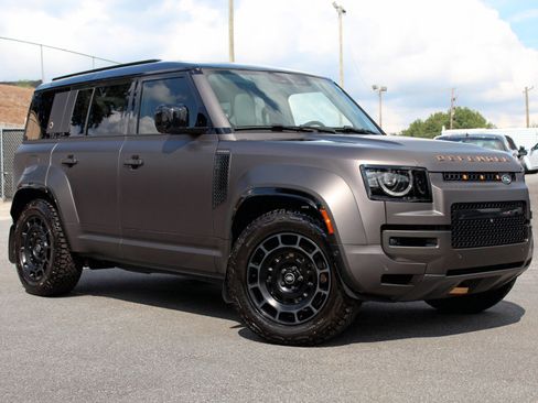Used 2025 Land Rover Defender 110 AWD/4WD image 88
