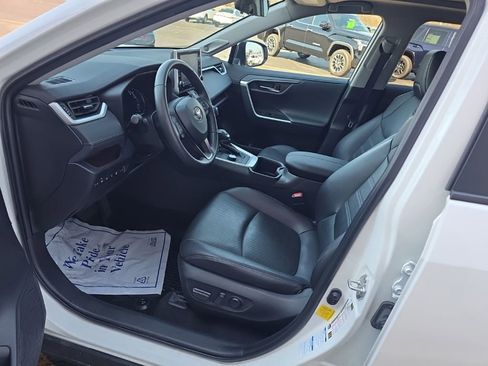 Used 2022 Toyota RAV4 Limited image 15