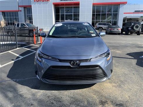 Used 2025 Toyota Corolla LE image 3