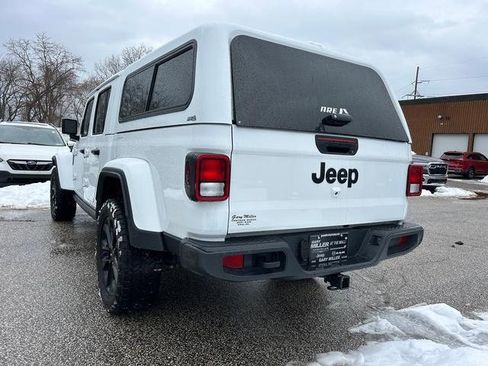 Used 2024 Jeep Gladiator Sport image 5