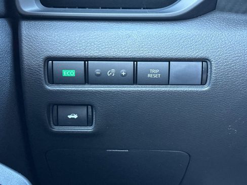 Used 2025 Nissan Sentra S image 41