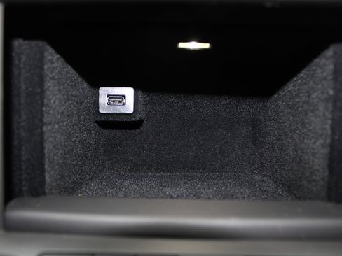 Used 2019 Chevrolet Corvette Stingray Coupe w/ 1LT image 22