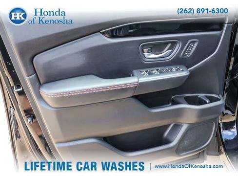 Certified 2025 Honda Pilot TrailSport image 23