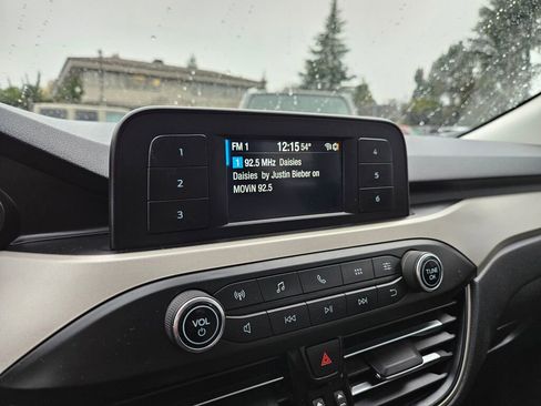 Used 2021 Ford Escape S image 4