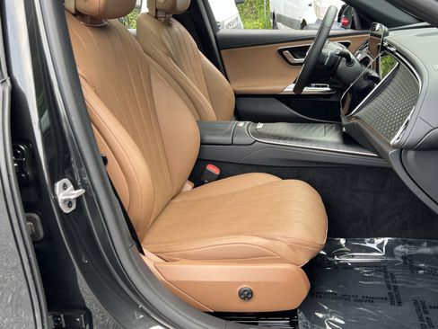Used 2025 Mercedes-Benz E 350 4MATIC Sedan image 33