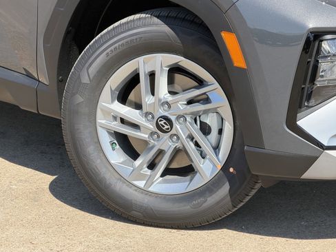 Certified 2026 Hyundai Tucson SE FWD image 9