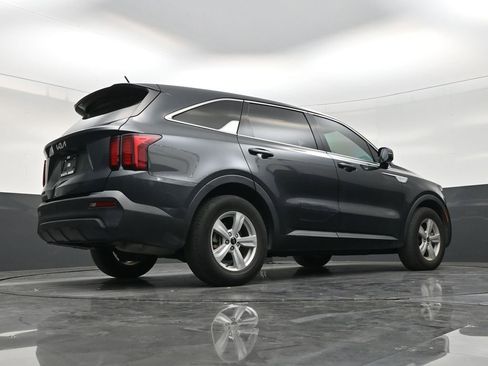 Used 2023 Kia Sorento LX FWD image 24