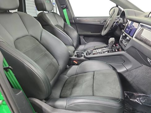 Certified 2024 Porsche Macan GTS AWD/4WD image 27