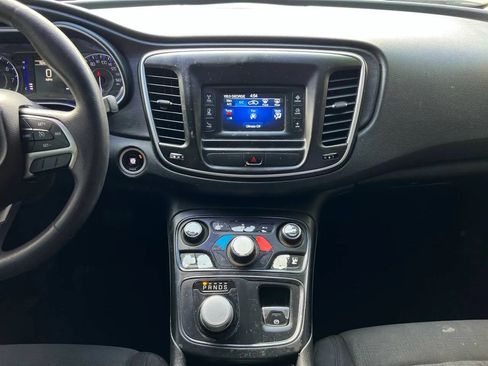 Used 2015 Chrysler 200 Limited image 19