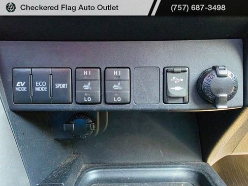 Used 2017 Toyota RAV4 Limited AWD/4WD image 21