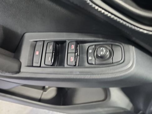 Used 2025 Subaru Crosstrek 2.5i Premium AWD/4WD image 28