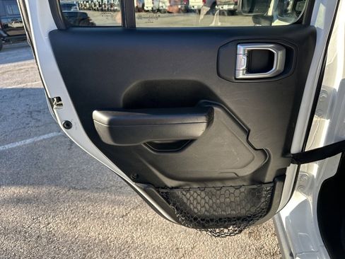 Used 2020 Jeep Gladiator Rubicon image 39