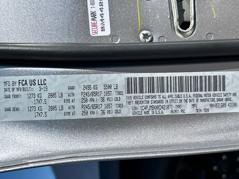 Used 2019 Jeep Cherokee Trailhawk w/ Comfort/Convenience Group image 34