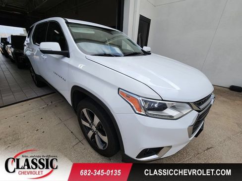 Used 2021 Chevrolet Traverse LT w/ LT Premium Package FWD image 1