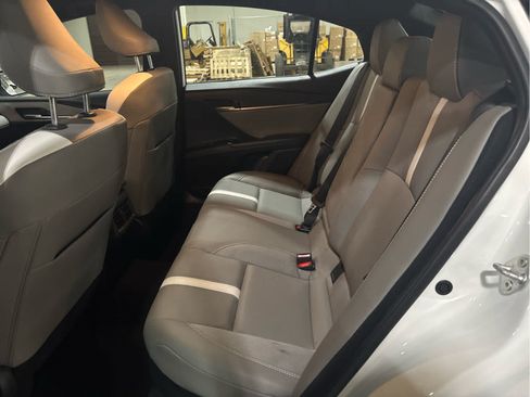 Used 2025 Toyota Camry SE w/ Convenience Package AWD/4WD image 8