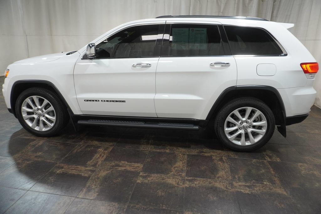 Used 2017 Jeep Grand Cherokee Limited AWD/4WD image 10