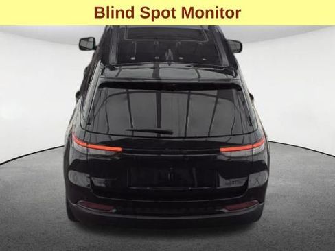 Used 2024 Jeep Grand Cherokee Limited w/ Luxury Tech Group II AWD/4WD image 7