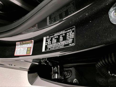 Used 2023 Hyundai Tucson Limited image 35