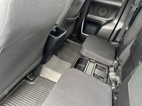 Certified 2018 Toyota Tacoma SR5 image 16