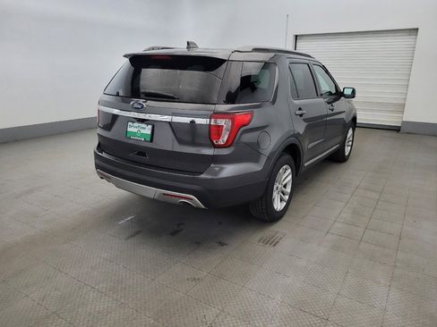 Used 2017 Ford Explorer XLT w/ Equipment Group 202A FWD image 9