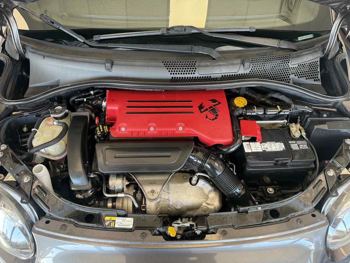 Used 2015 FIAT 500 Abarth FWD image 26