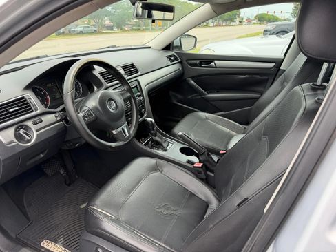 Used 2014 Volkswagen Passat 1.8T Wolfsburg Edition FWD image 9