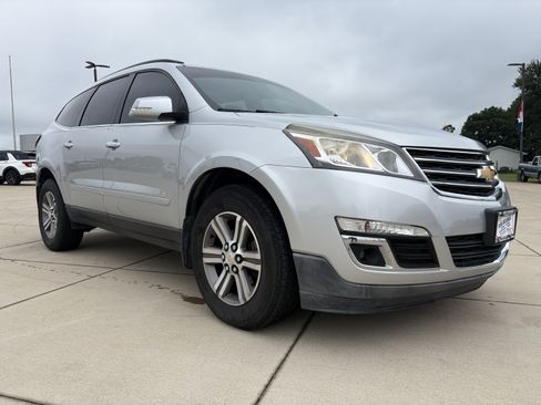 Used 2016 Chevrolet Traverse LT AWD/4WD image 2