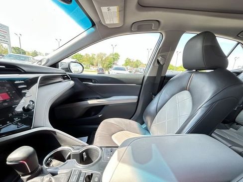 Used 2018 Toyota Camry XLE FWD image 48