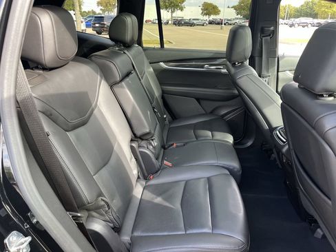 Used 2022 Cadillac XT6 Sport w/ Technology Package image 32