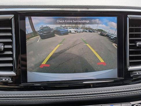 Used 2025 Chrysler Pacifica Limited FWD image 24