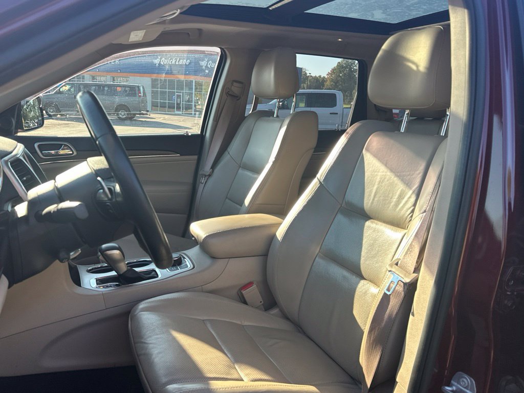 Used 2017 Jeep Grand Cherokee Limited w/ Luxury Group II AWD/4WD image 9