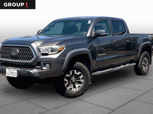 Used 2018 Toyota Tacoma TRD Off-Road AWD/4WD image 1