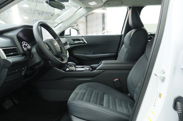 New 2026 Mitsubishi Outlander SE FWD image 6