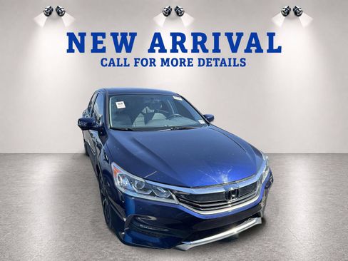 Used 2017 Honda Accord EX image 4