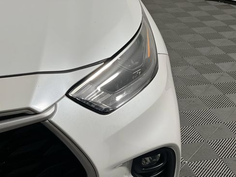 Used 2022 Toyota Highlander XLE FWD image 9